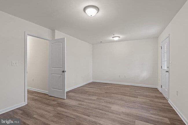 Photo - 12 Secretariat Dr