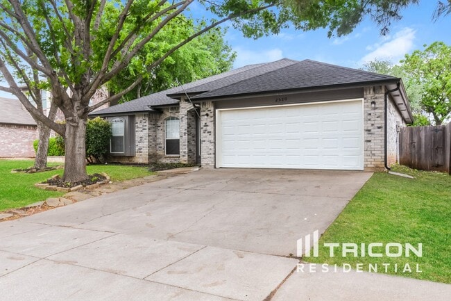 Photo - 2520 Clovermeadow Dr House