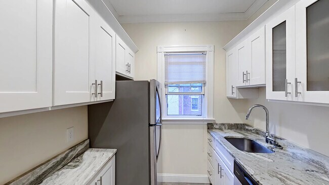 Photo - 15 Glenville Ave Unidad 17