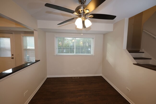 Photo - 503 E Valley Ln