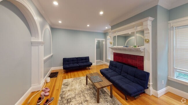 Building Photo - Modern Cleveland Circle three bed duplex c... Rental