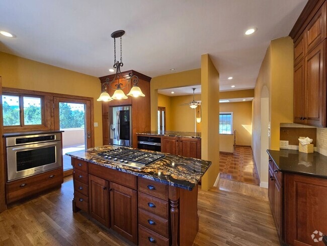 Building Photo - 1329 Tano Ridge Rd Rental
