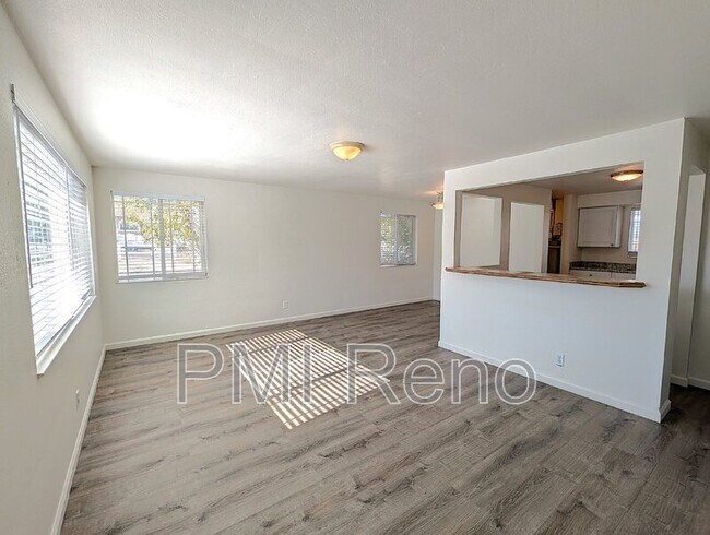 Photo - 760 Balzar Cir Unidad A