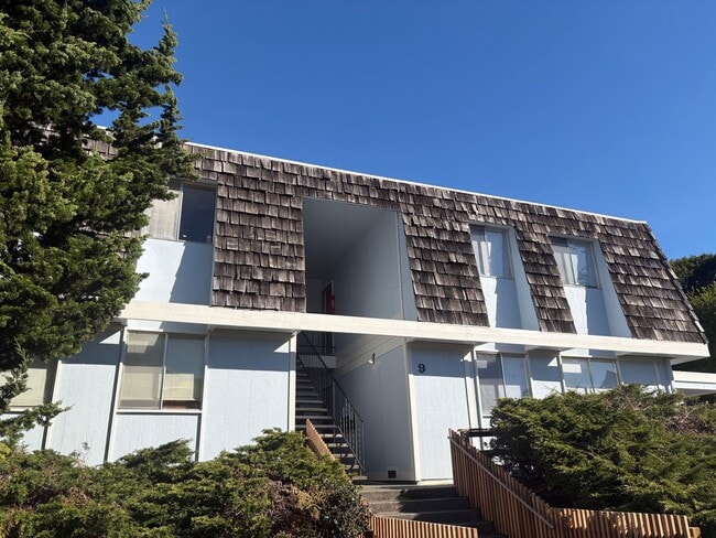 Building Photo - 15th St Unit D