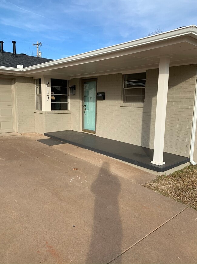 Photo - 217 E 30th St