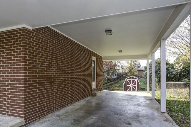 Photo - 110 Shasta Ct