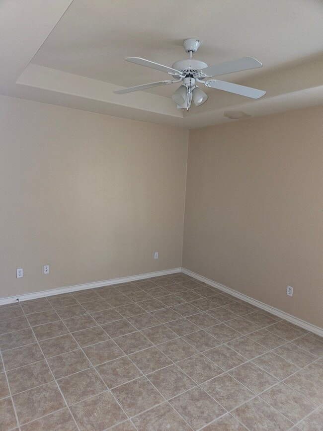 Photo - 804 N Taylor Rd