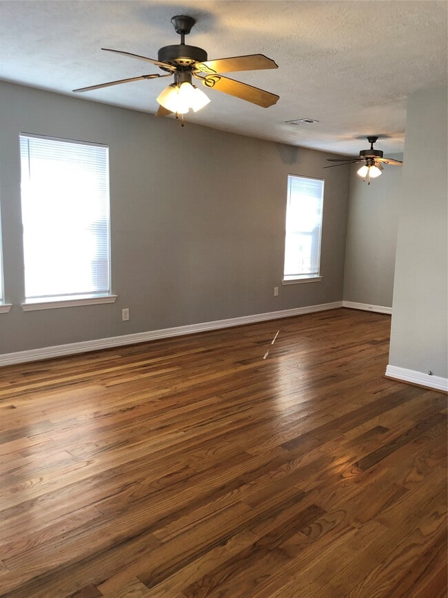 Photo - 1320 W 24th St