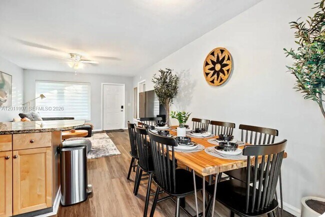 Photo - 2117 Longwood Rd