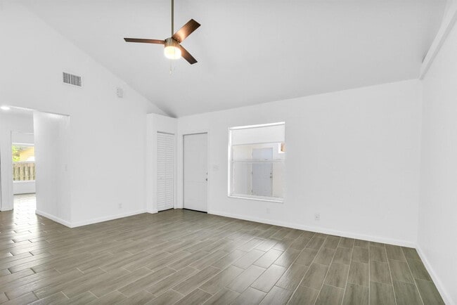 Photo - 13737 Yarmouth Dr