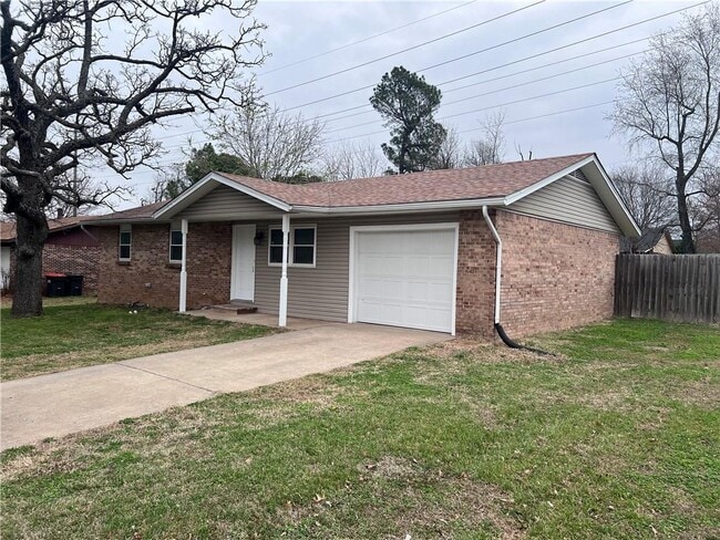 Building Photo - 1301 White Rd Rental