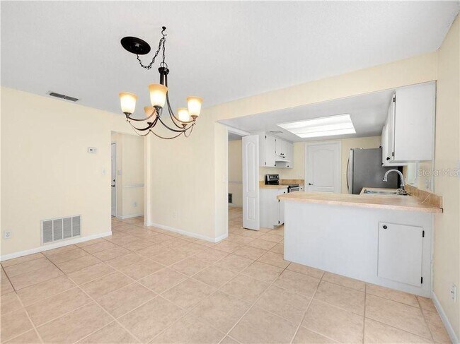 Photo - 304 E Highland St