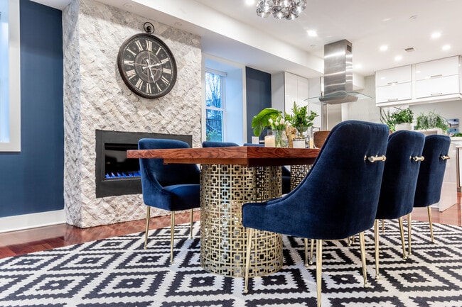 Photo - 1336 Parkwood Pl NW Unidad 1