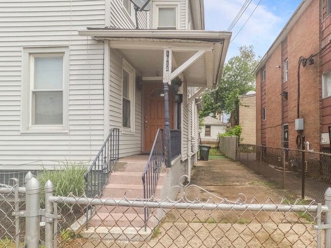 Photo - 1614 Iranistan Ave Apartment