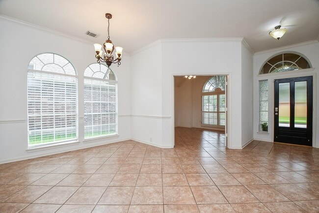 Photo - 535 Avery Dr