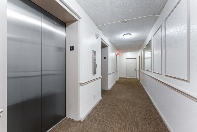 Photo - 2425 Presidential Way Unit 7040