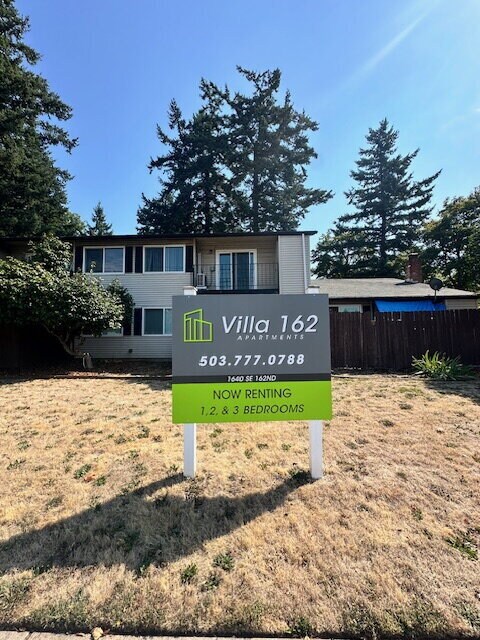 Building Photo - 2-Bedroom Apartment, 1.5 Bath, Downstairs,...