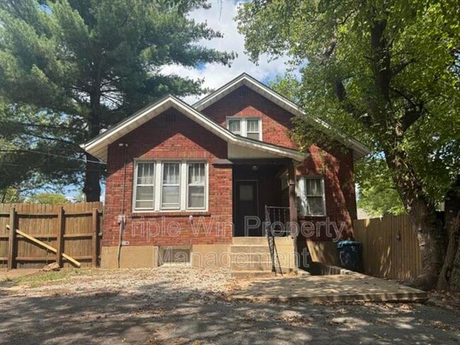 Photo - 424 Abston St