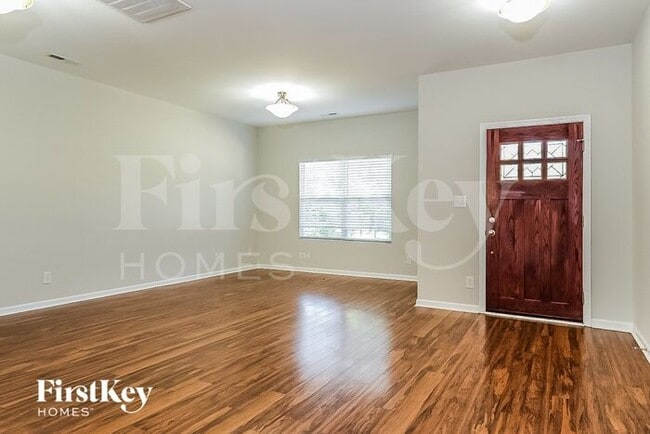 Photo - 1004 Scarlett Dr