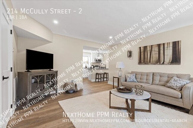 Building Photo - 214 McCully St Unit 2