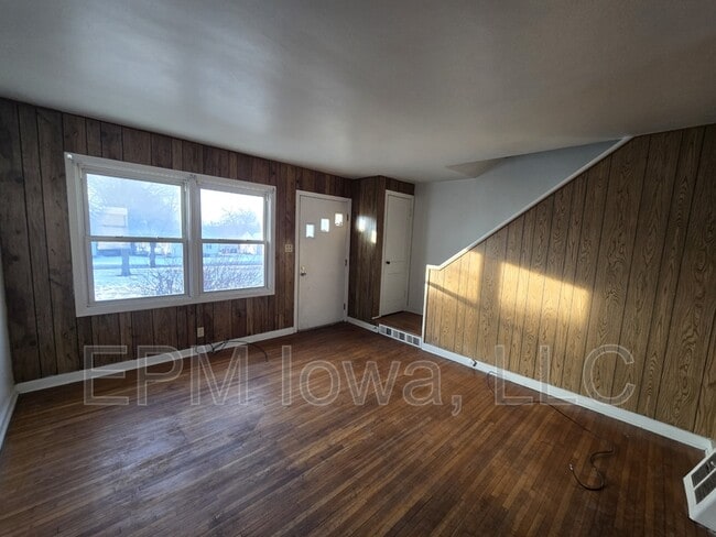 Photo - 261 Madison St