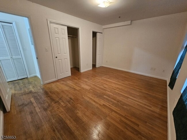 Photo - 1042 Bergen St