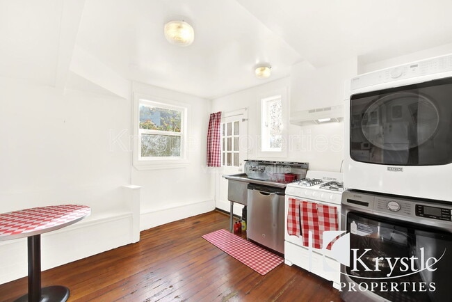 Building Photo - 519 Virginia St Unit B