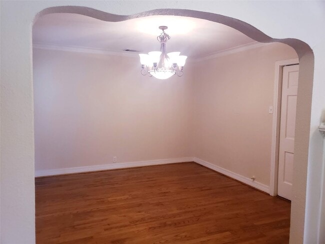 Photo - 6219 Penrose Ave