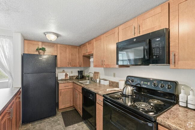 1BR, 1BA - 630SF - Kitchen - North Pointe Commons