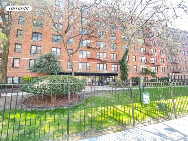 Photo - 310 Lenox Rd Condo