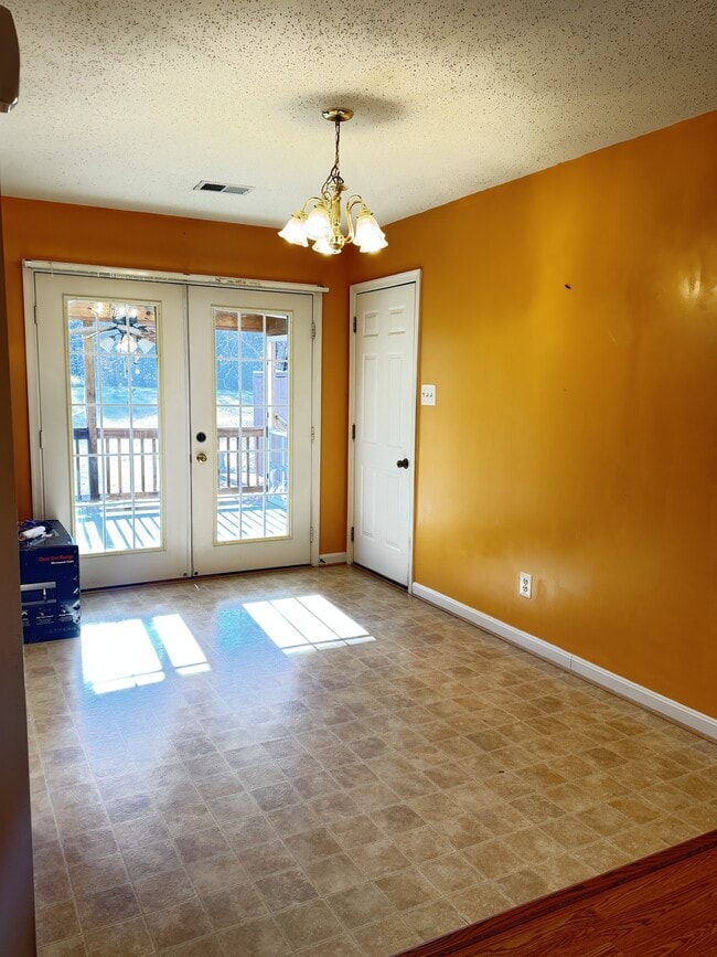 Photo - 14040 Chotank Loop