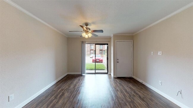 Photo - 904 University Oaks Blvd Unidad 85