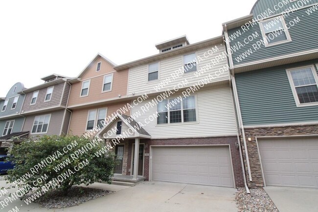 2 MASTER SUITES!!! 2 Bedrooms, 2.5 Bath To... - 2 MASTER SUITES!!! 2 Bedrooms, 2.5 Bath To... House