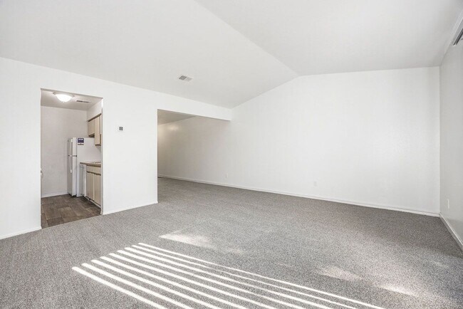 Hampton Lakes Apartments