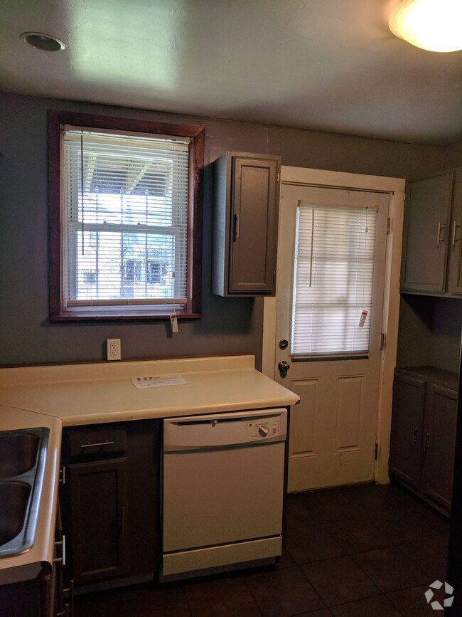 Building Photo - South Oakland Large and renovated 3 bedroo... Unit 1 Rental