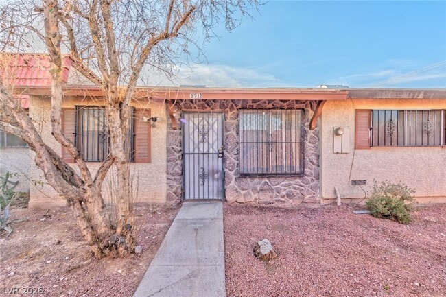 Building Photo - 3912 Torsby Pl Unit NA