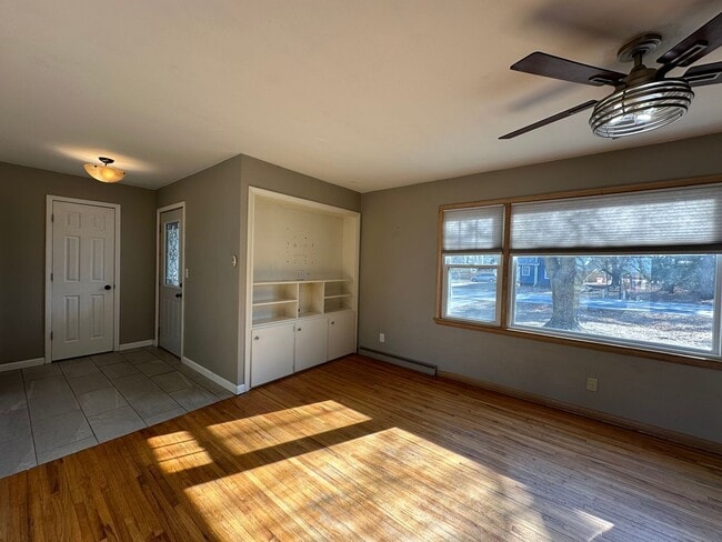 Photo - Updated 3 bedroom house in Badger now available! $1550