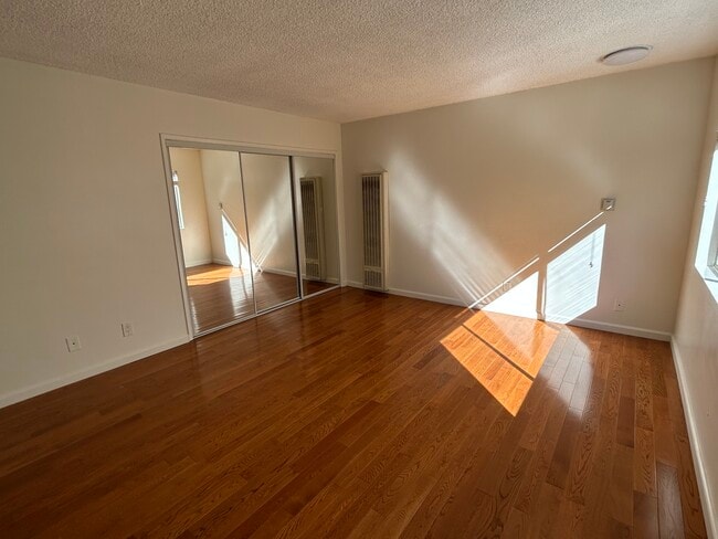 Photo - 1839-1841 Colby Ave