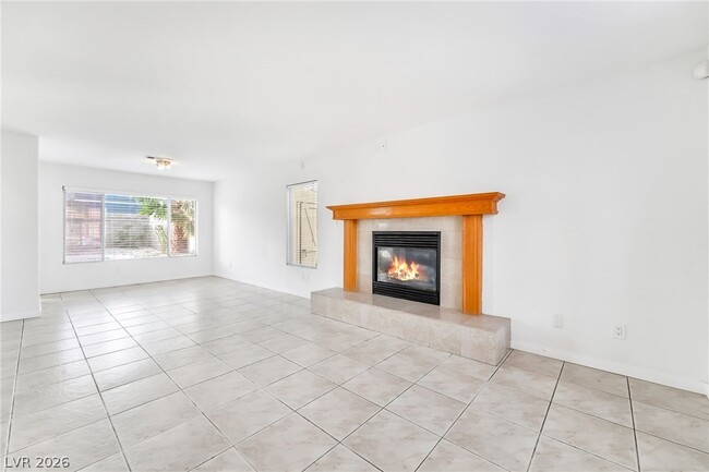 Photo - 2813 Via Florentine St