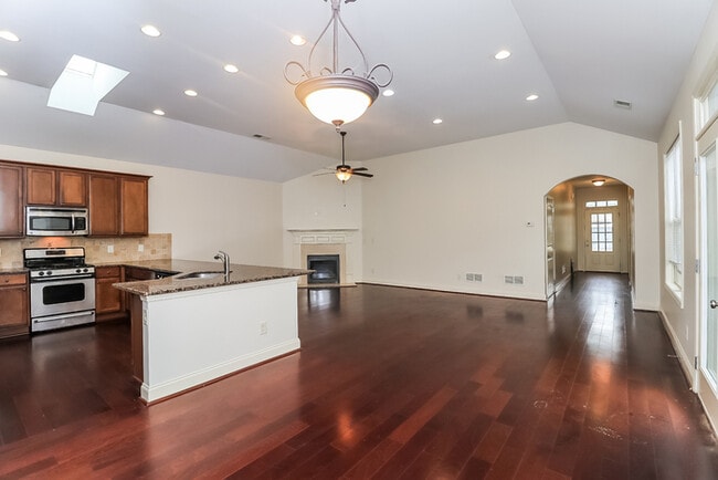 Photo - 229 Highland Village Ln