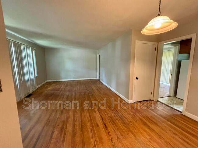 2020 Garr Dr