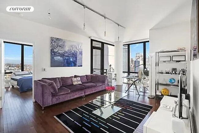 Building Photo - 101 W 24 St Rental