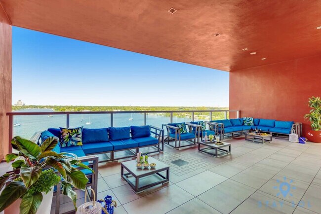 Building Photo - 777 N Ocean Dr Rental