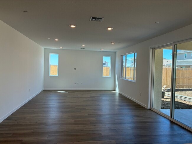 Photo - 8133 Arrowfield Way