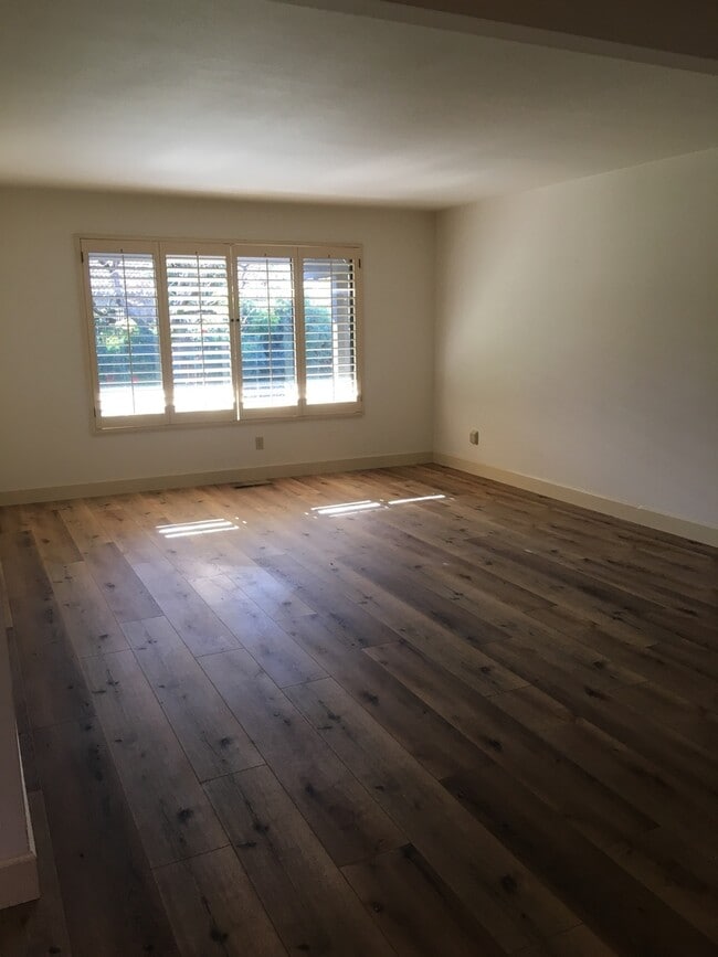 Photo - Beautiful 3 Bedroom 2 Bath in Great Neighb...