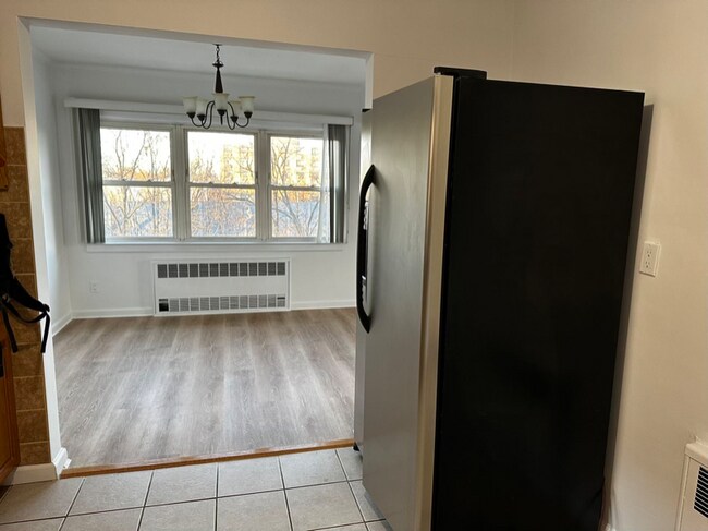 Photo - 69-92-92 58th Rd