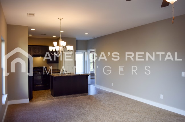 Photo - 843 Kent Dr