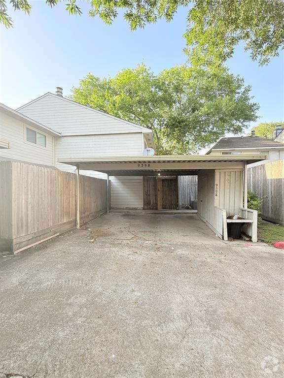 Building Photo - 9398 Beechnut St Rental