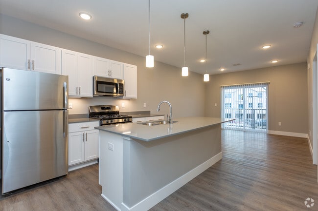 1 BR, 1 BA - 712 SF