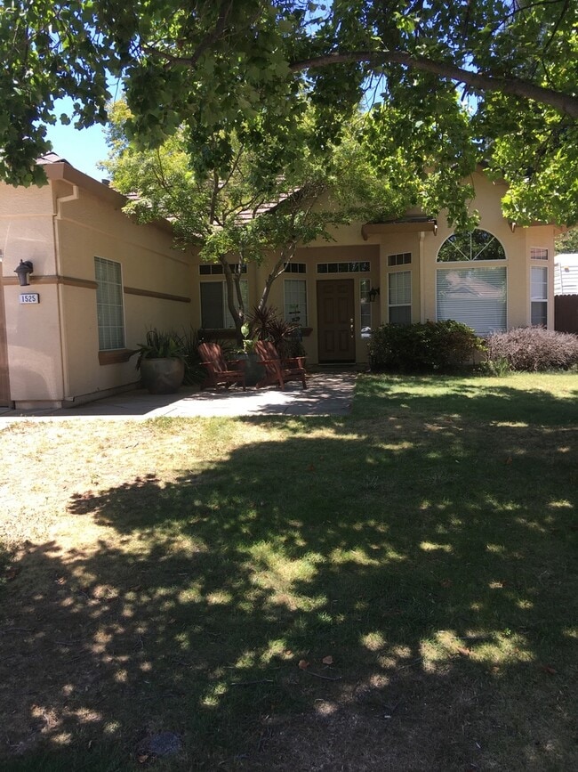 Photo - 4x2 Single Story in Great Location!